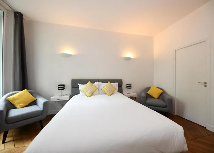 Paris Bed & Breakfasts 